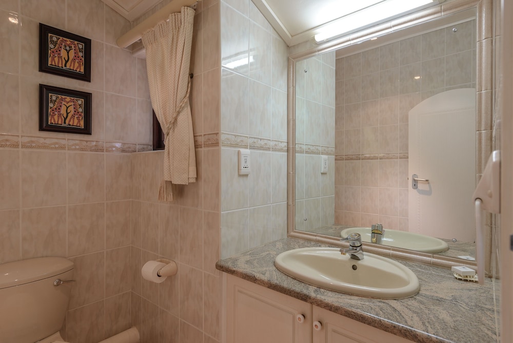 San Lameer Villa Rentals Three Bedroom Luxury 13908