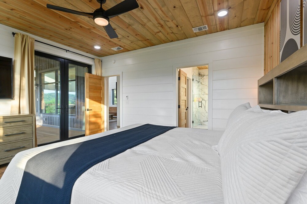 Luxury Retreat in Broken Bow