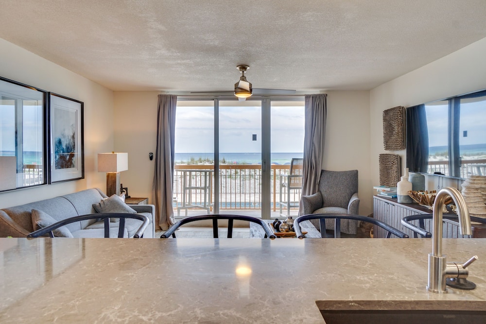 Pelican Beach Resort by Panhandle Getaways