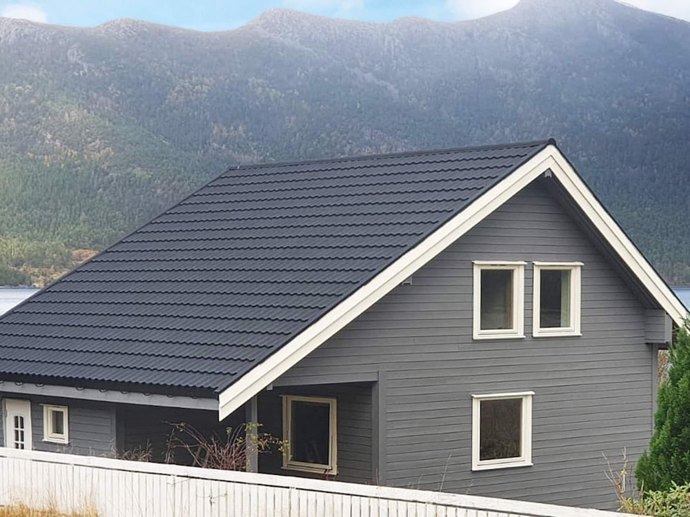 8 Person Holiday Home in Svelgen view 3