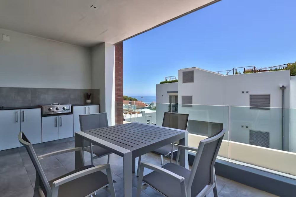 Deluxe Luxury 2 Bedroom Apartment Seapoint