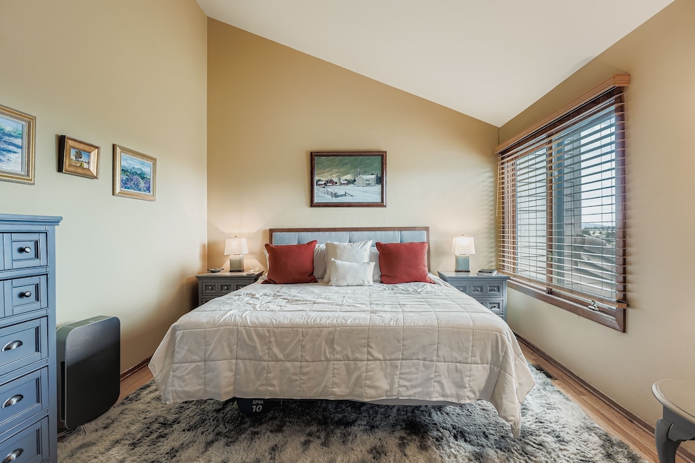 Chimney Creek 2 Bedroom Condo