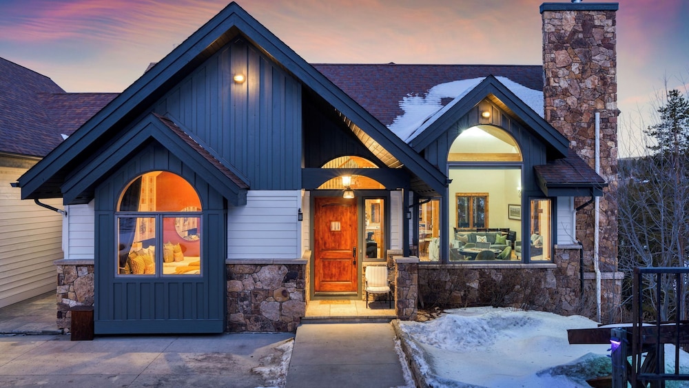 Skate Bowl, Hot Tub & Game Room Breckenridge Adventure Chalet by Avantstay