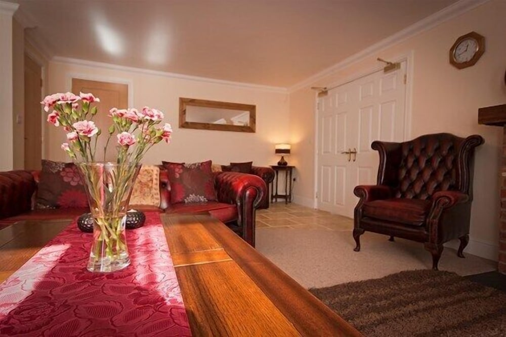 Pembroke Vacations - Lovesgrove Country Guest House - Property Image 2