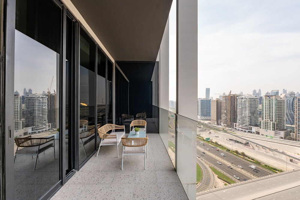 Upside Living - 1807 - BB