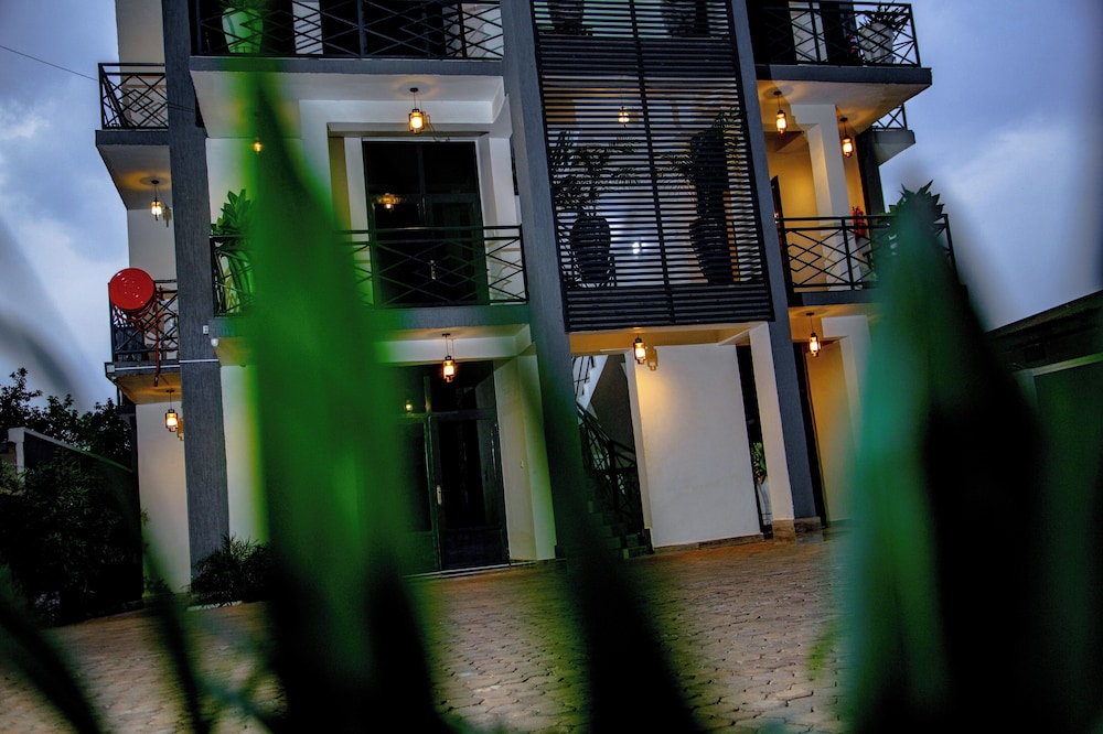 Inviting 8-bed House in Kigali Near rbd