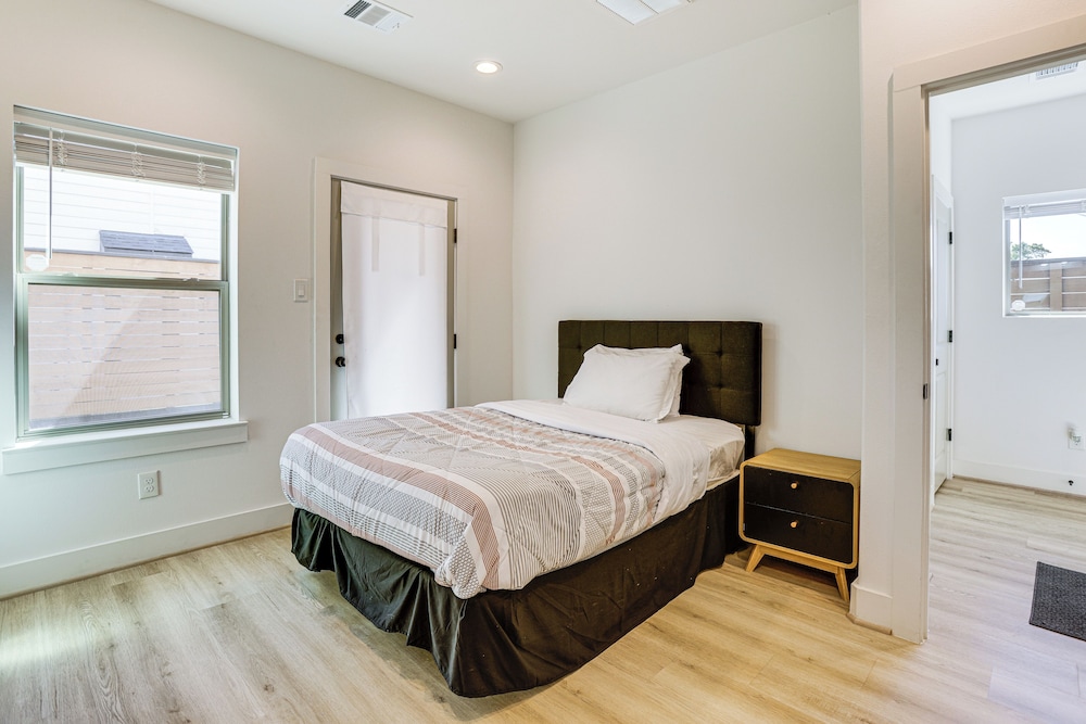 Your Houston HQ! Modern Unit w/ Yard & Workspace