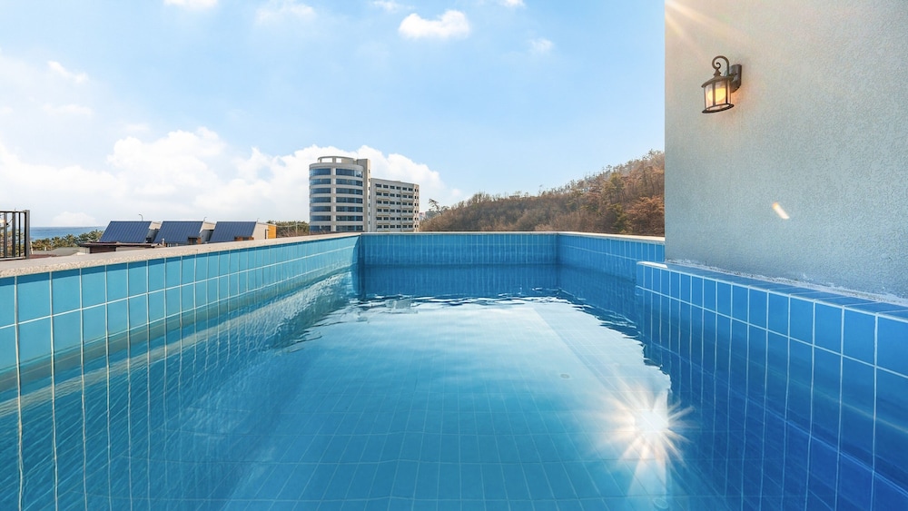 Gyeongju Gampo Laviangrose Pool Villa