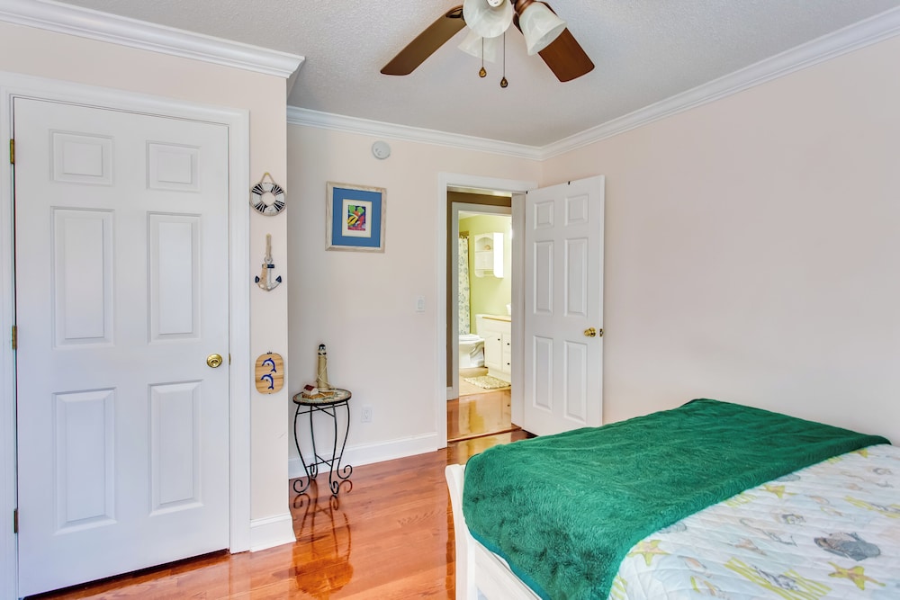 Spacious Conway Family Home < 1/8 Mi to Boat Ramp view 4