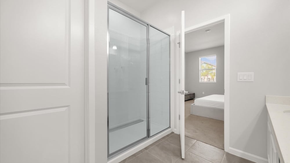 Upstay Spacious Villa w Pool Hot Tub Game Room