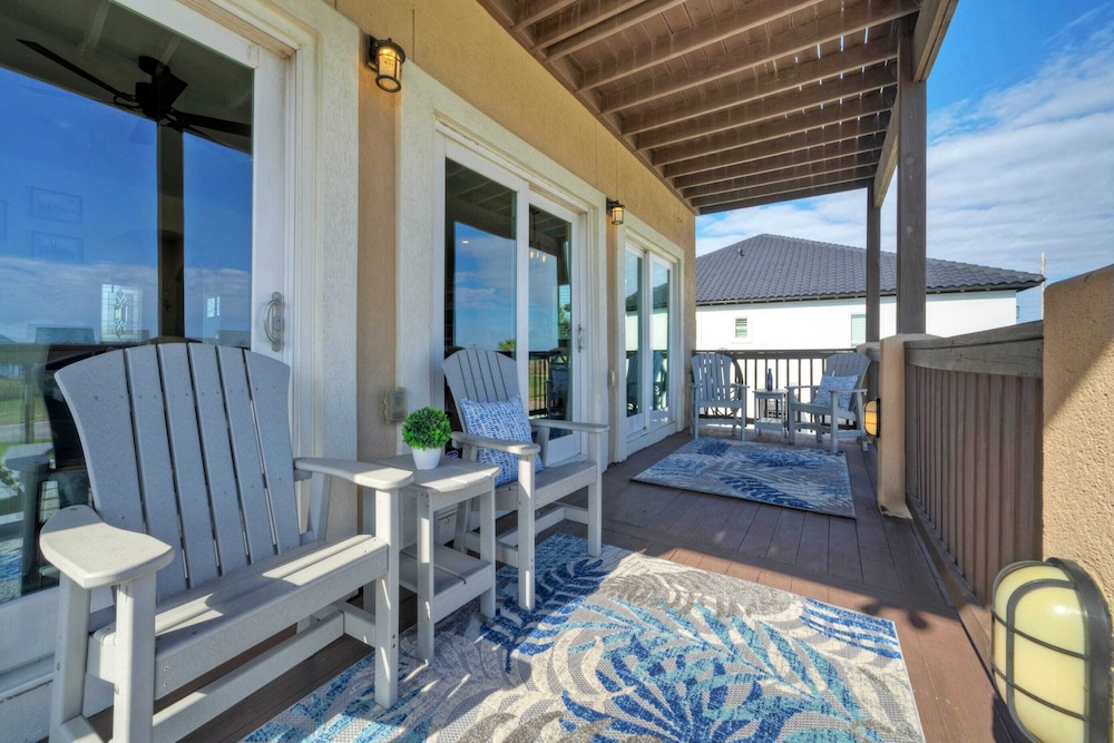 2 Homes, Sleeps 22 Steps to the Beach, Private Pool, Fire Pit, Balcony Views