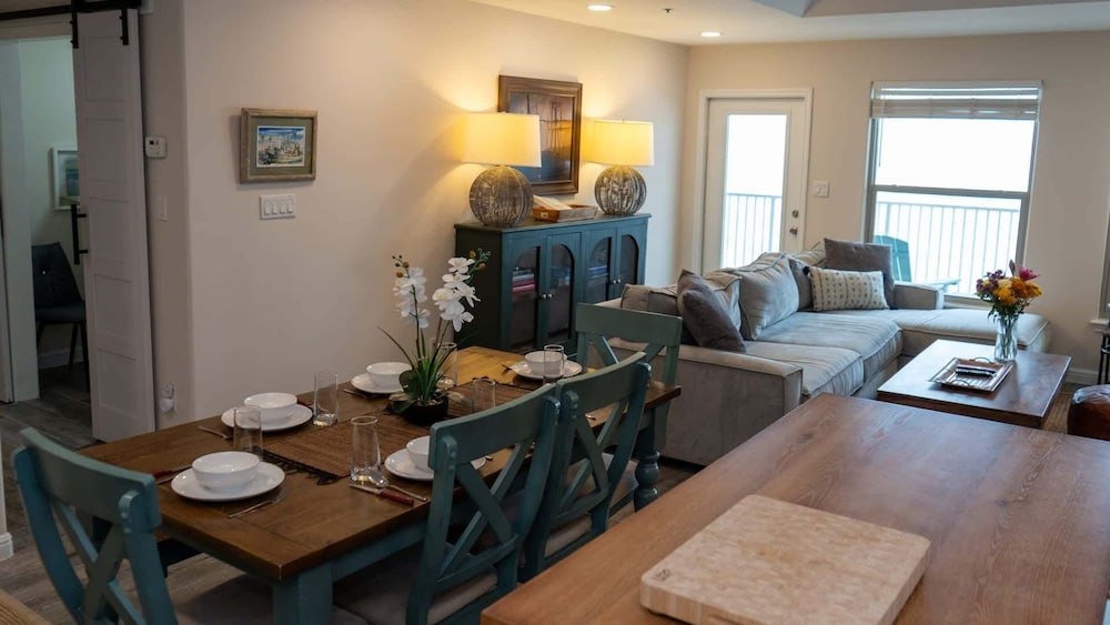 Penthouse Beachfront Views Renovated 4 Bedroom Condo