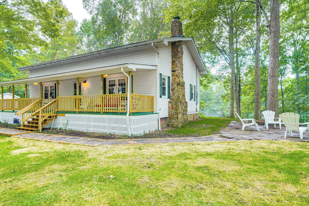 Secluded Lodge Stay: Day Trip to Audra State Park!