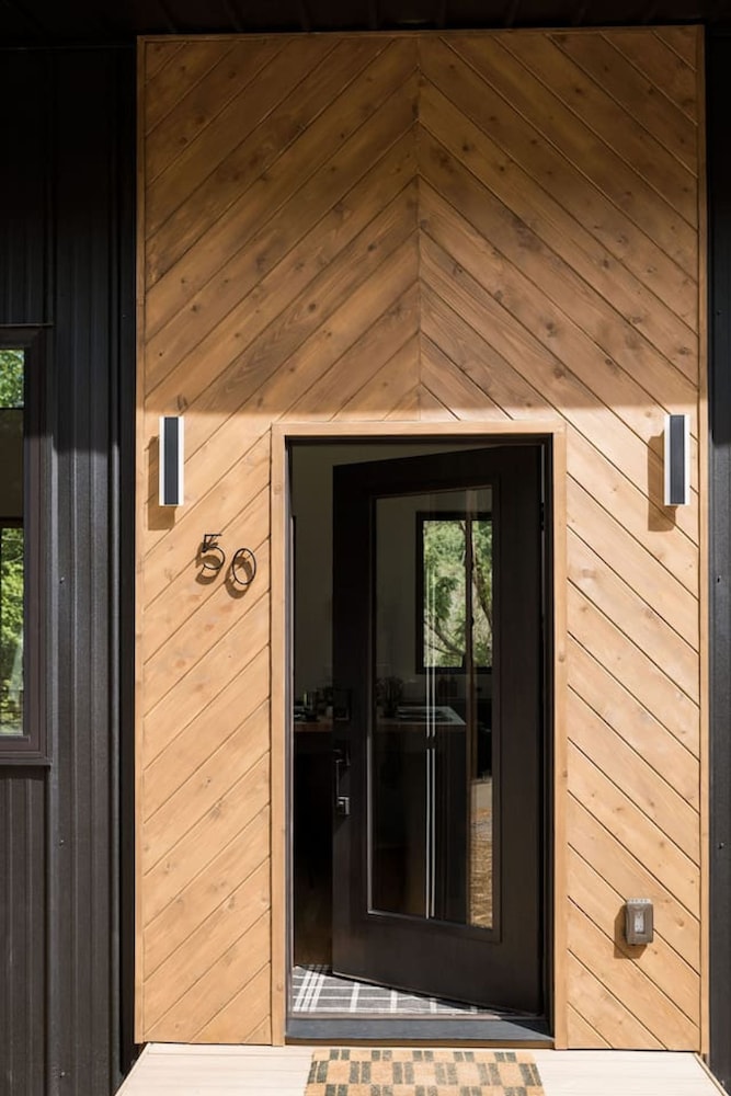 Two Modern Tiny Homes 4 Mile Drive to DT w Hot Tub Haus 50 43