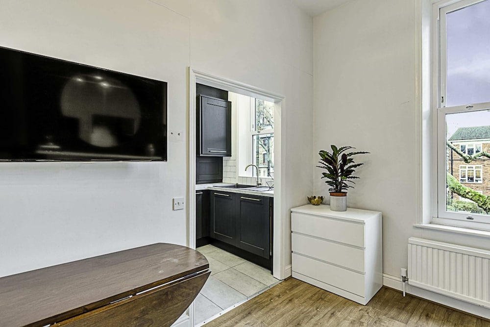 The Shepherd's Bush Hideaway