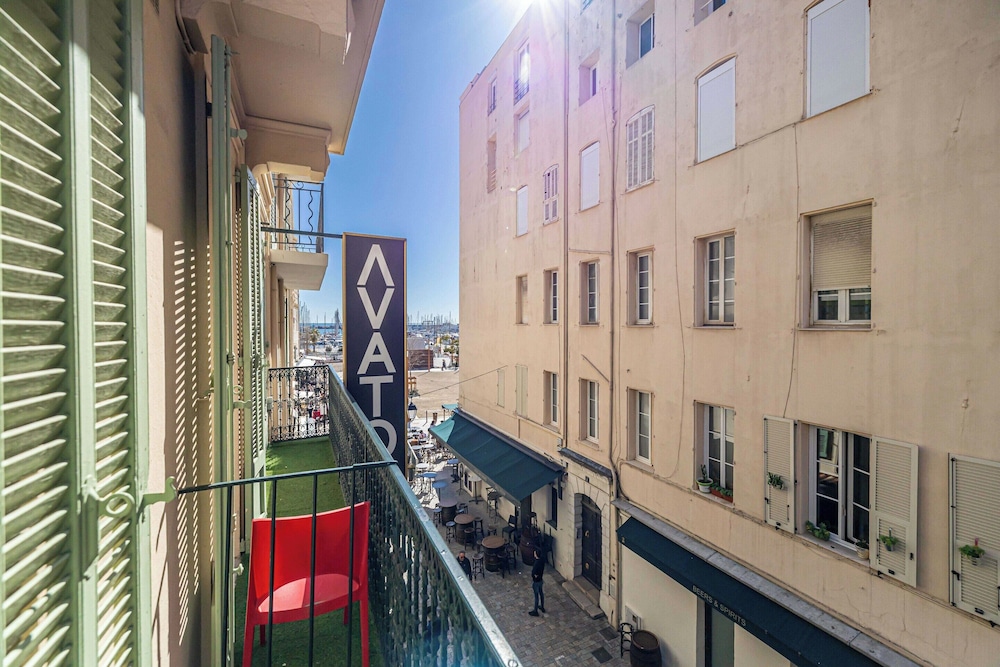 Hotel Avaton - Deluxe Balcony Bedroom - Cannes Palais