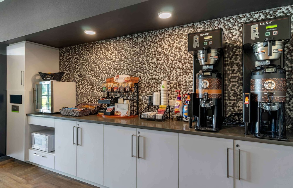 Fort Myers Vacations - Extended Stay America Premier Suites Port Charlotte I75 - Property Image 11