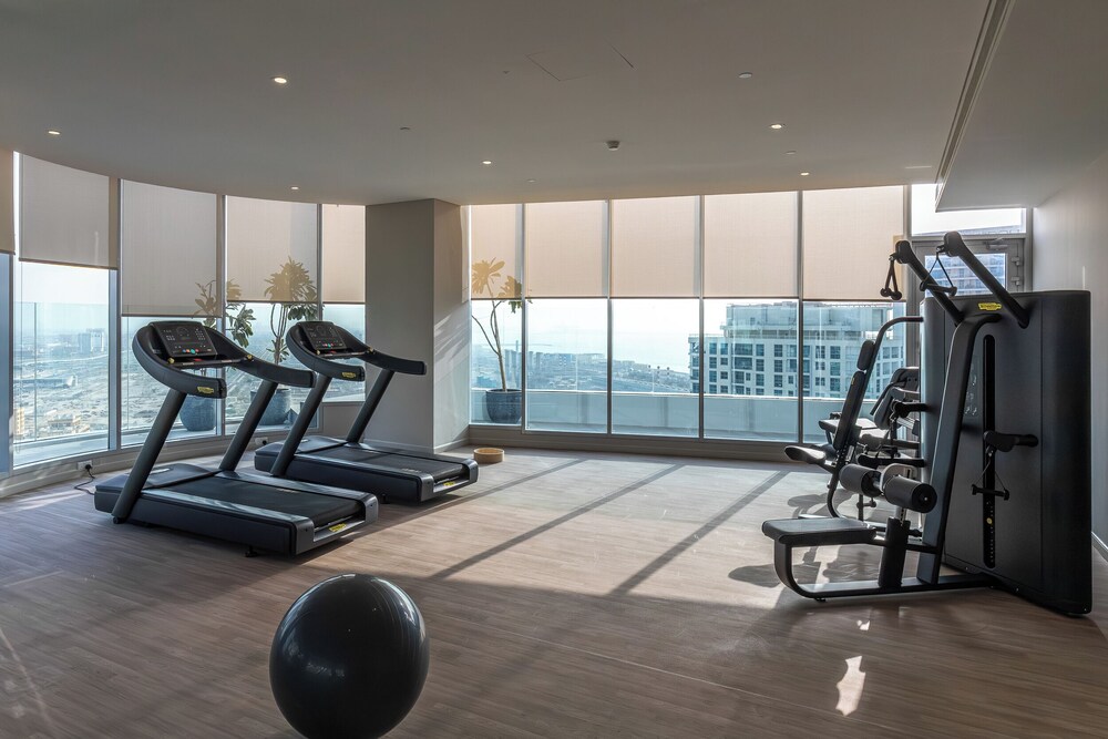 SIMPLY COMFORT  Bright Apartments Steps from Marina Walk