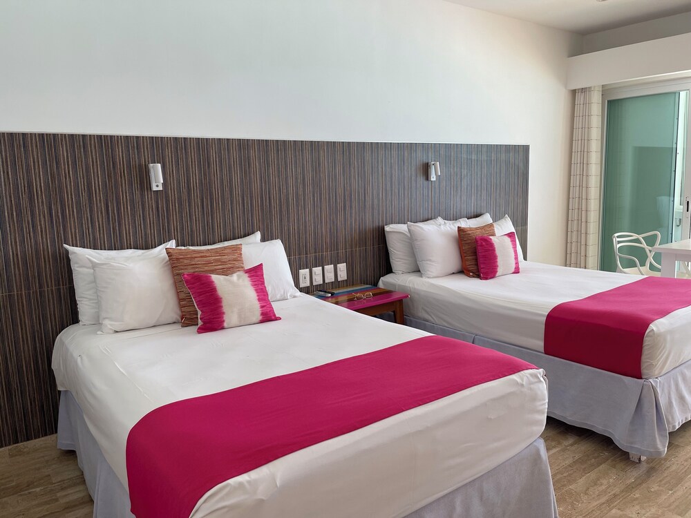OvaCancun Apartments