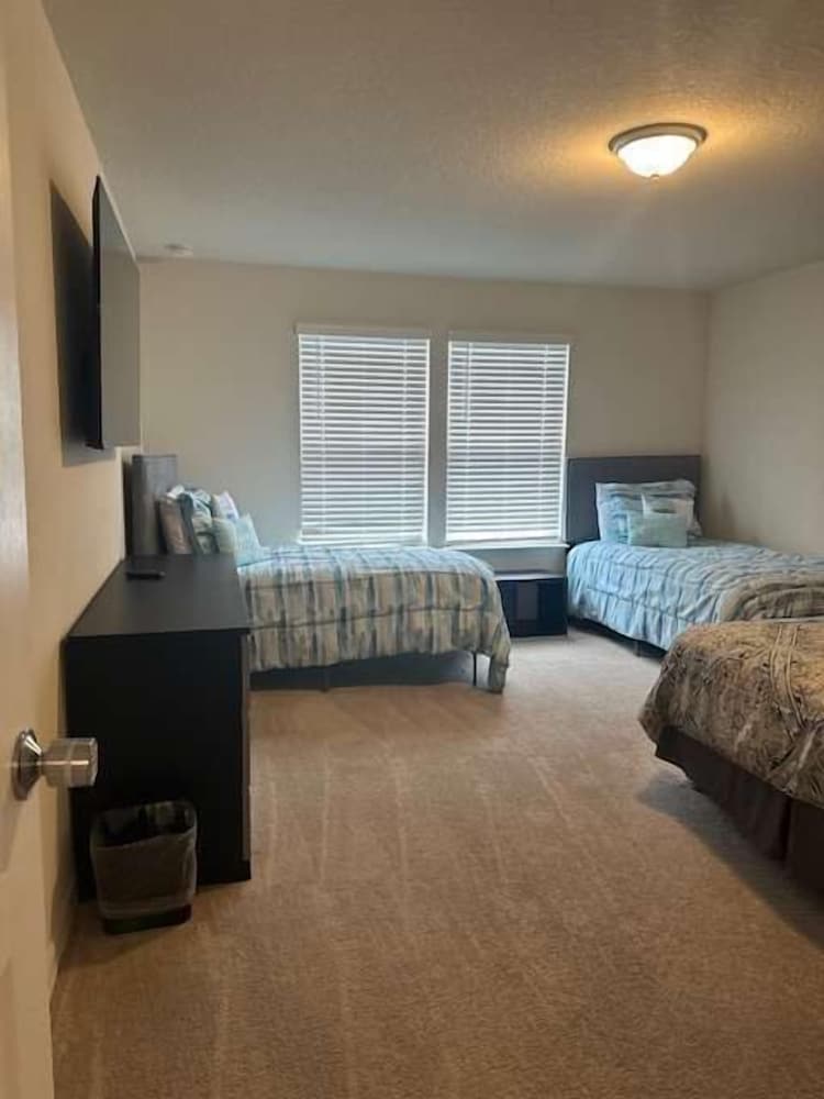 Fabulous 5 BR With Pool Solterra Resort
