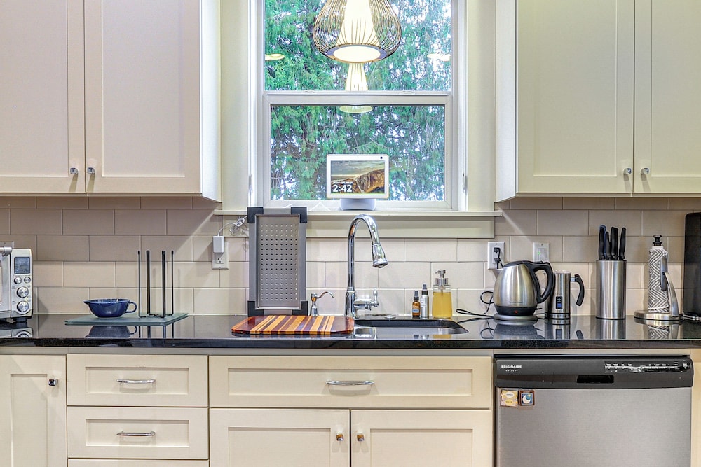 Cozy Modern Craftsman in North Portland