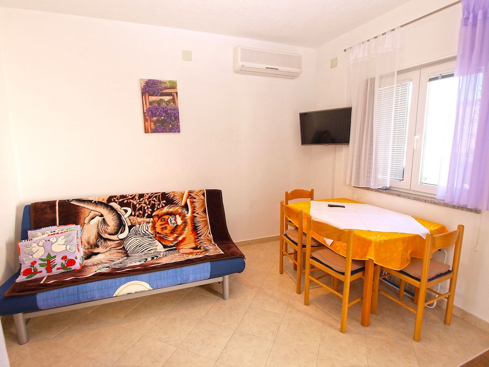 Apartment Mila 395