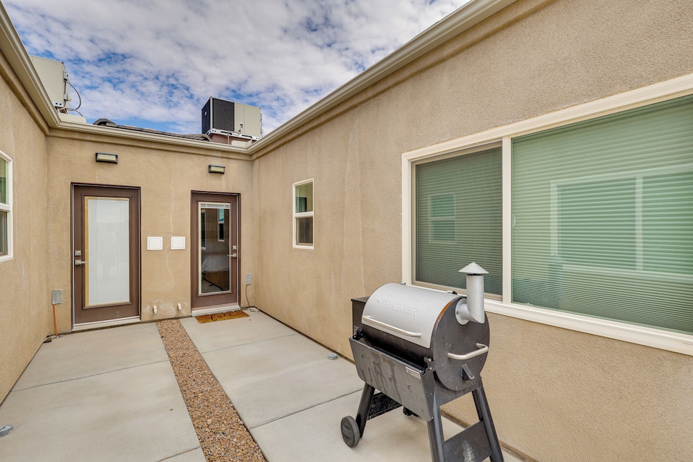 3 Mi to Lake Havasu: Condo w/ Mountain & Lake View