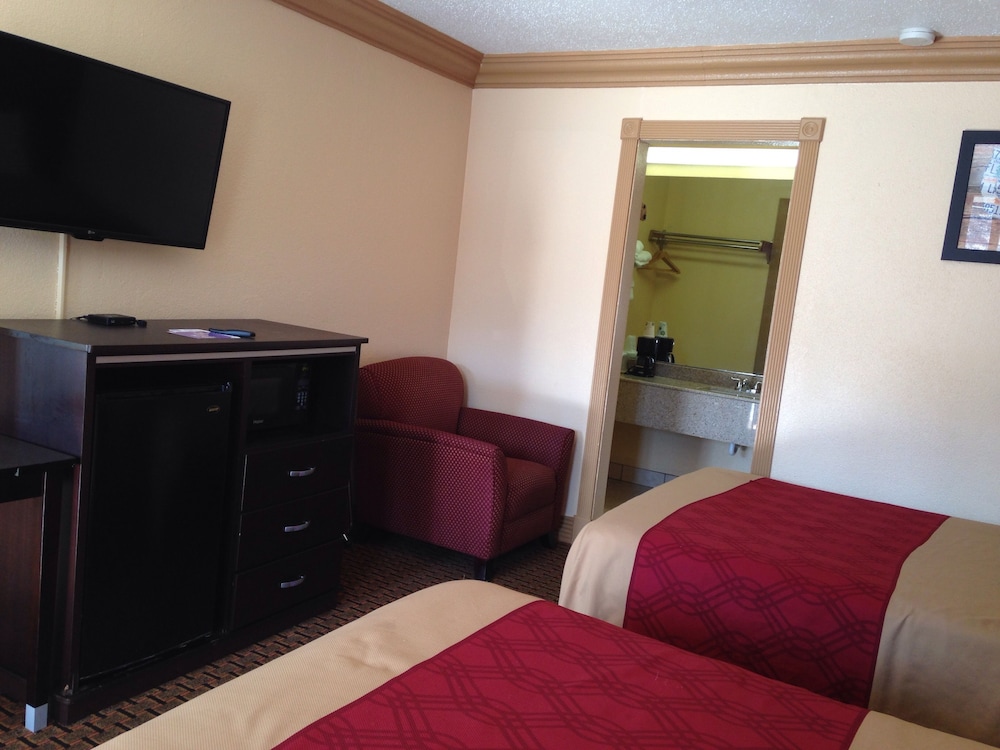 Birmingham Vacations - Parkway Inn of Birmingham - Property Image 4