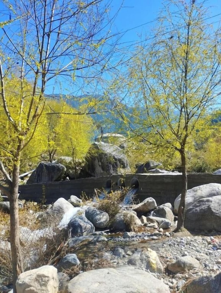 ROCK MOUNTAIN HOMESTAY