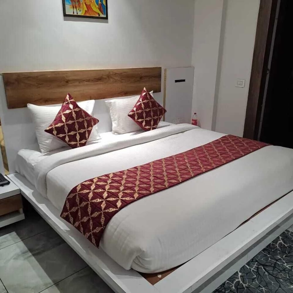 HOTEL AMARESH