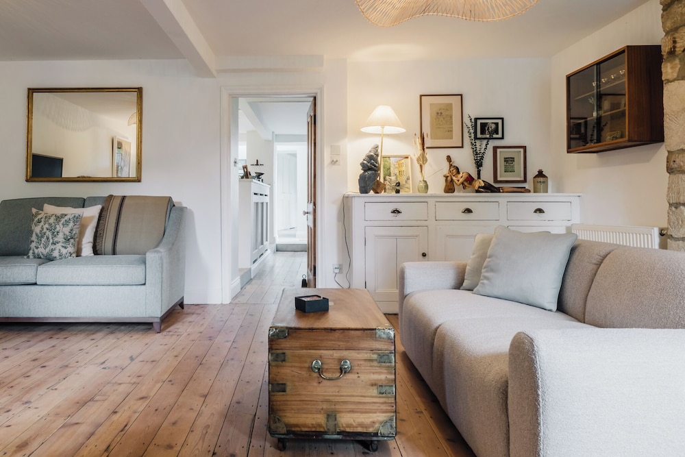 Historic 3 BD Cottage in the Cotswolds