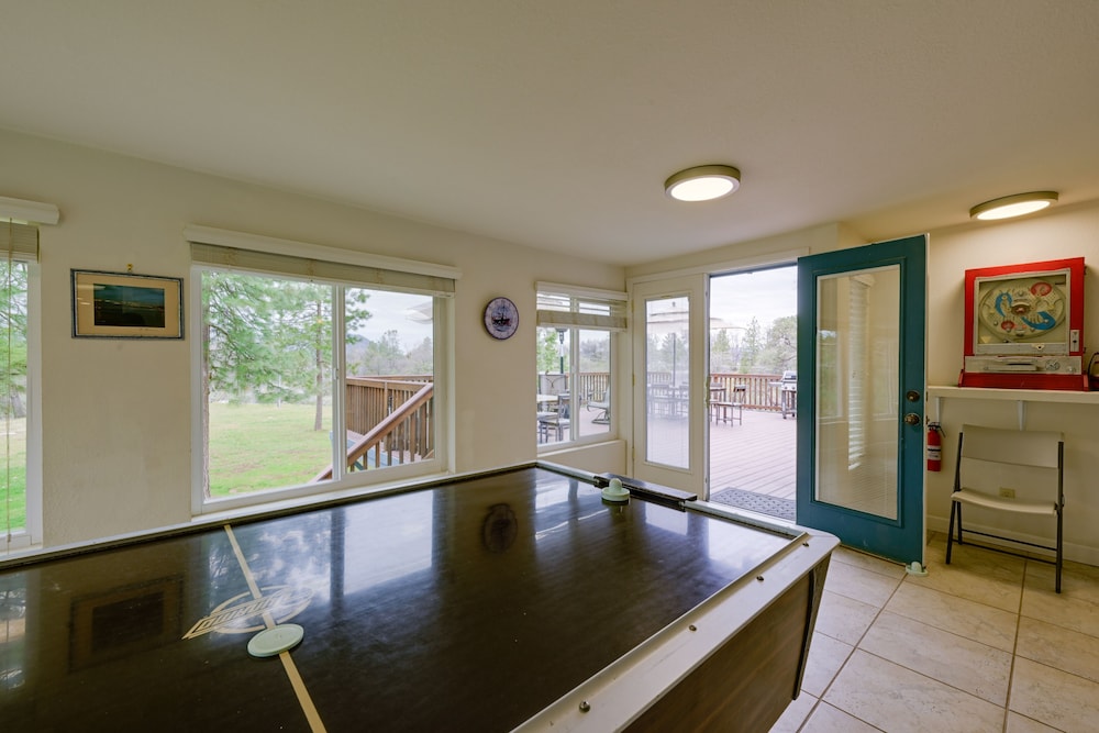 'mudge Ranch Retreat' Near Bass Lake w/ EV Charger view 2