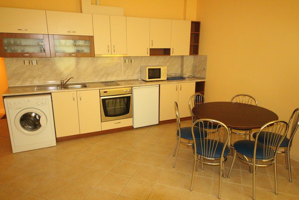 Menada Midia Apartments