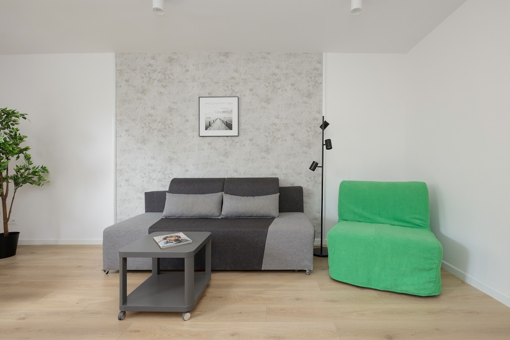 Studio Solec Warsaw by Renters view 2