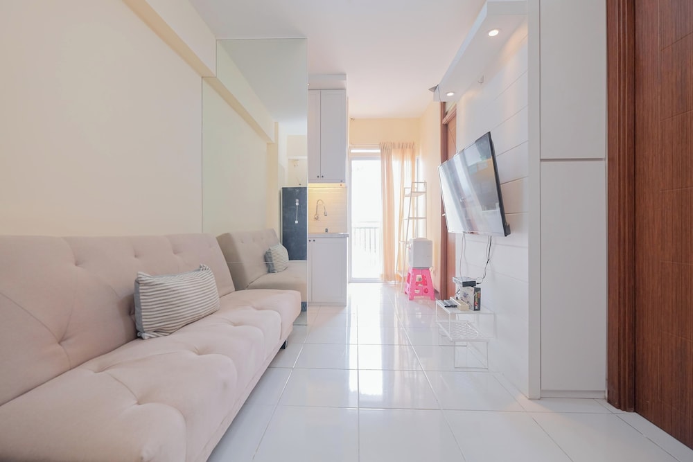 Homey 2Br Apartment At Cinere Resort Near Cinere Mall