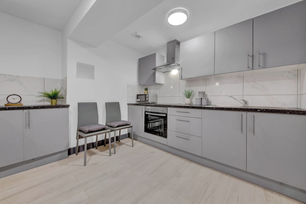 Captivating 1-bed Studio in Feltham