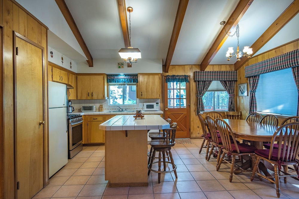 Yosemite Retreat in the Meadows