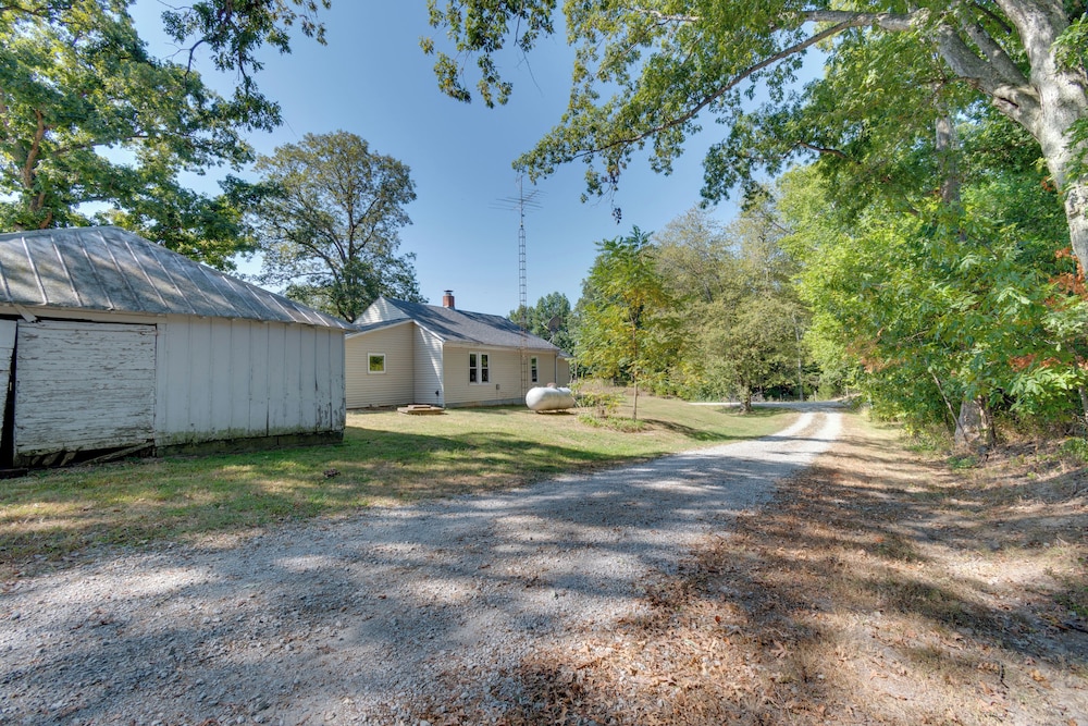 Pets Welcome: Tranquil Retreat w/ Yard in Jewett!