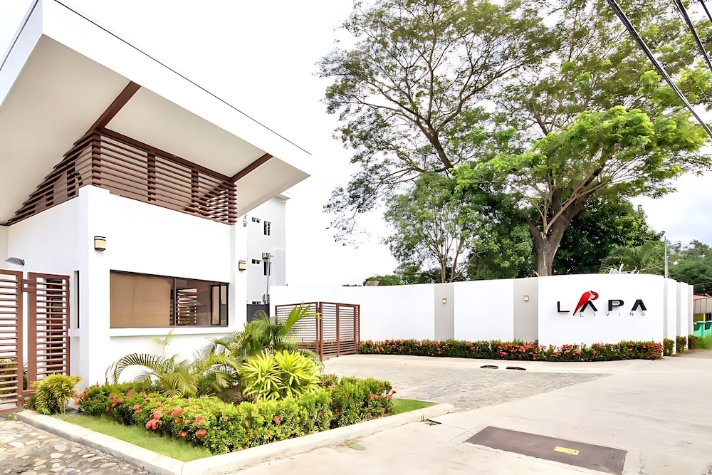 Upstay - Modern Jaco Beach Apartment With Pool