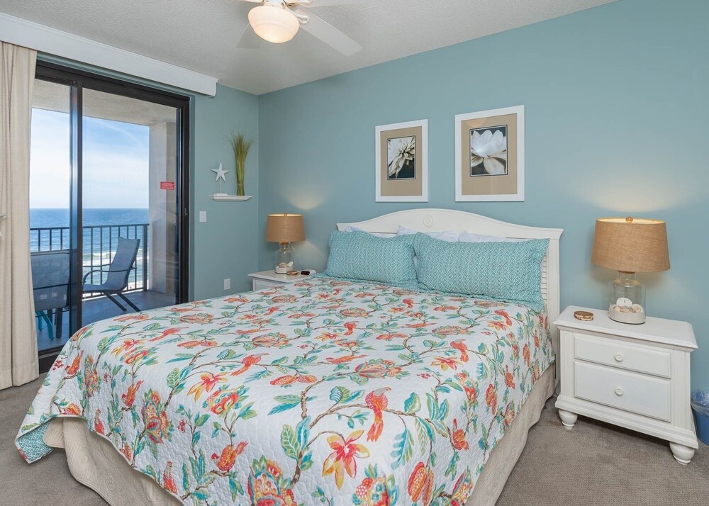 Phoenix X 711 2 Bedroom Condo