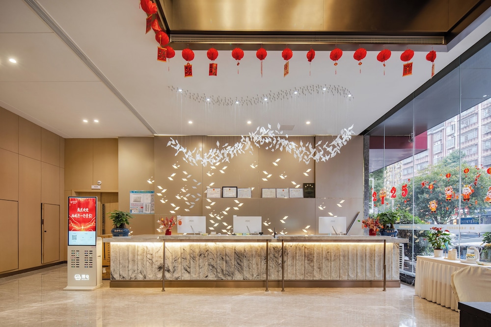 Wanzai Yijia La Maison Hotel