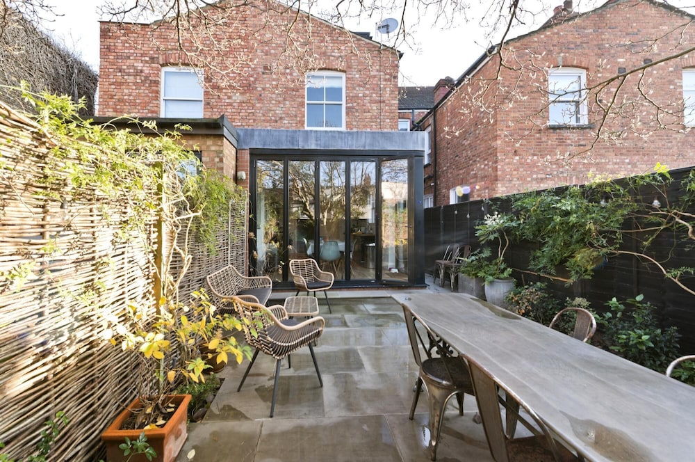 outdoor bbq area