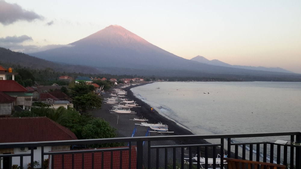 Amed Beach Villa