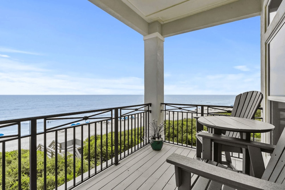 Grovey by the Sea by Avantstay Oceanfront, Private Beach, Pool Access
