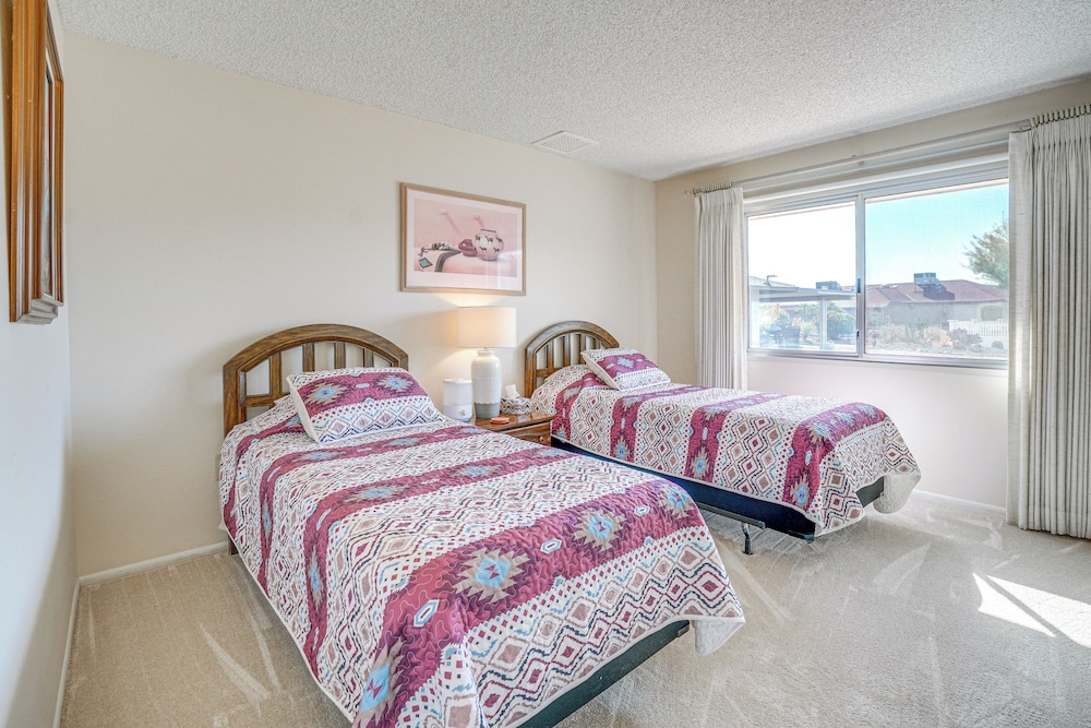 Walk to Golf Course: 55-plus Home in Sun City West