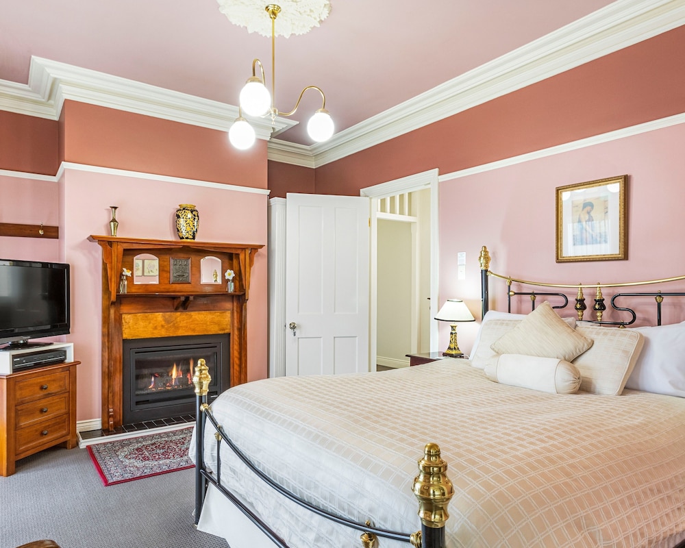 Bethany Manor Bed & Breakfast