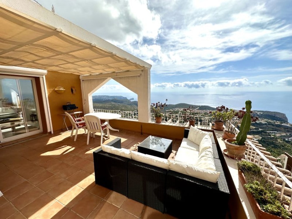 Two Bedroom Apartment With Breath-taking Views