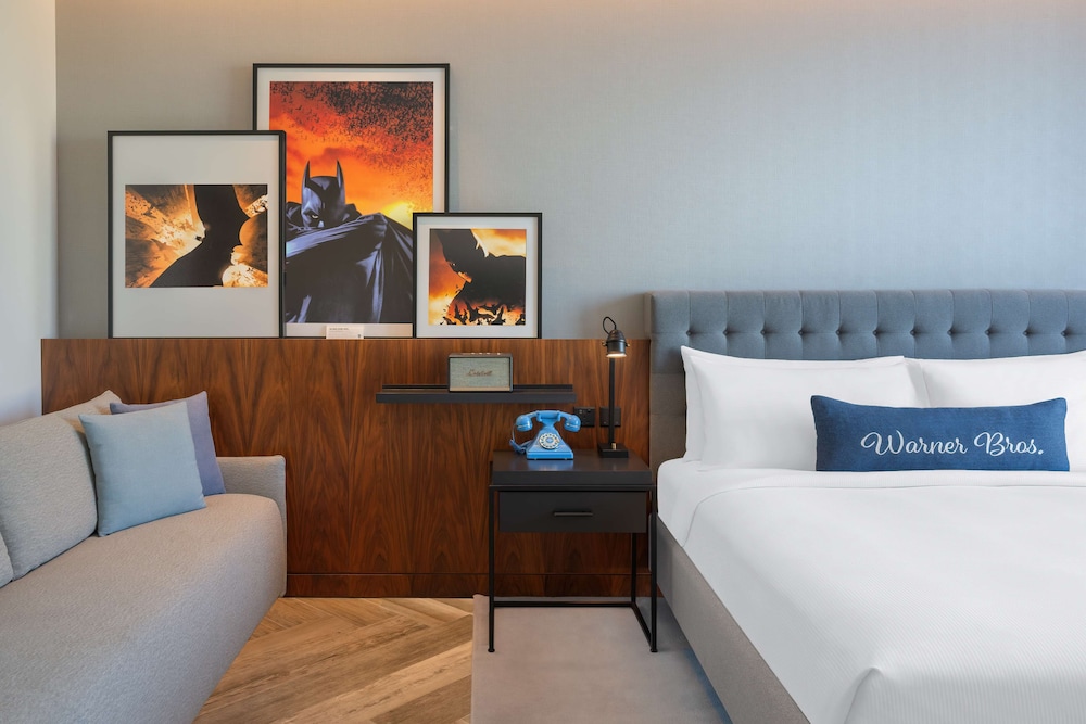 The WB Abu Dhabi, Curio Collection by Hilton