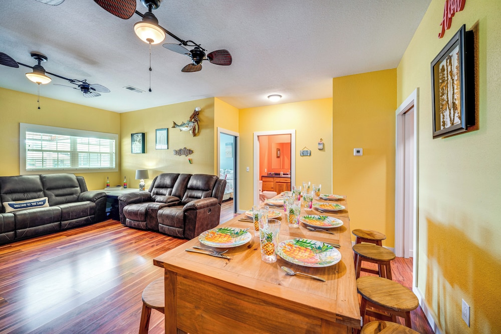 1 Mi to Lake Texoma Access: Home w/ Deck
