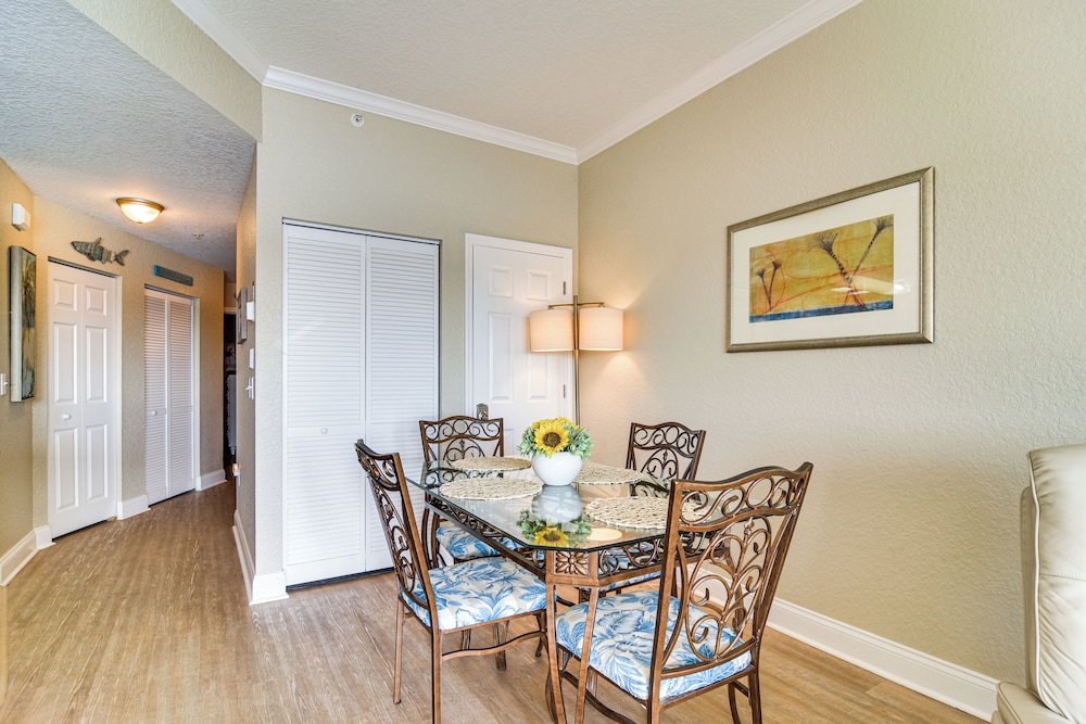 Treasure Island Condo w/ Bay-view Balcony!